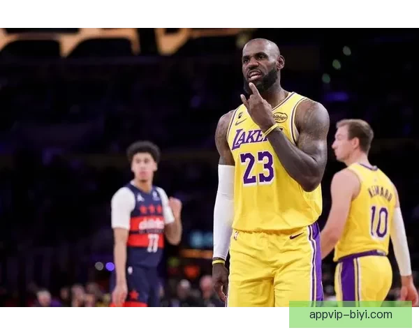 揭秘湖人冲冠背后詹姆斯带头拼搏 41岁老将仍无惧疲劳引领队友出战